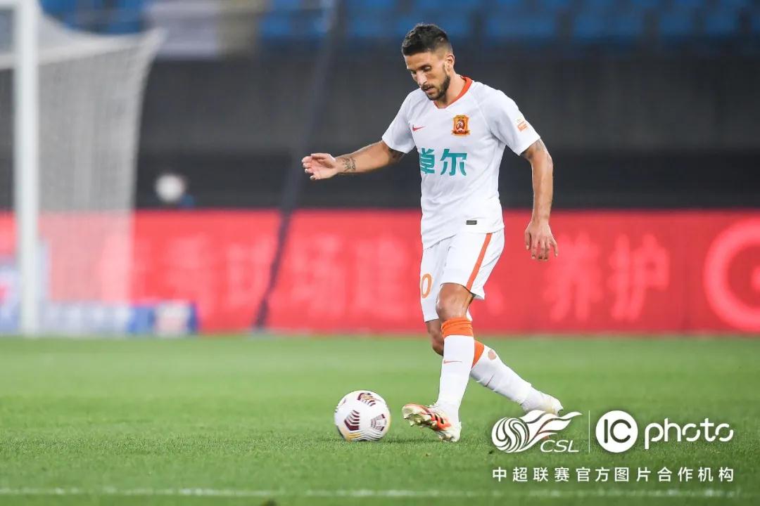 مباراة توتنهام في دوري الأبطالتحديات وطموحات لا تنتهي
